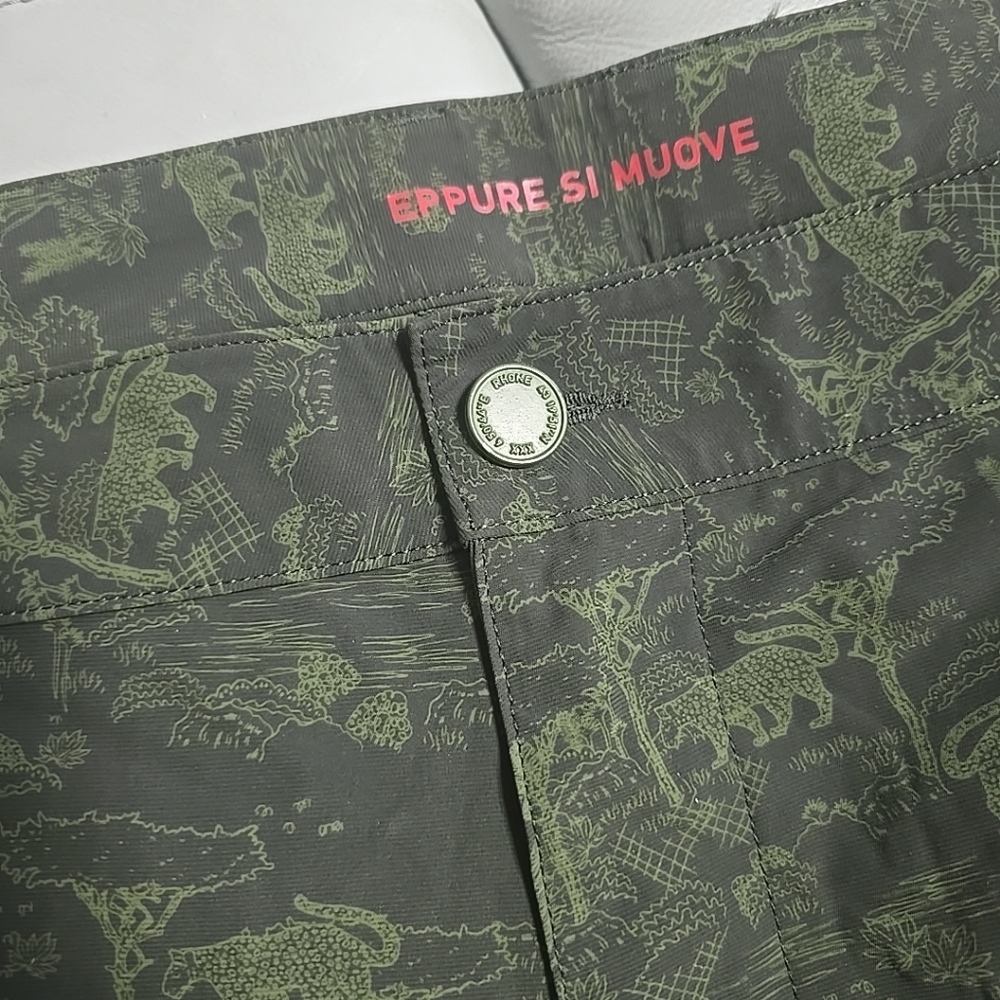 Rhone Shorts Mens Size 40 Green Cheetah Leopard Safari Print Golf Performance